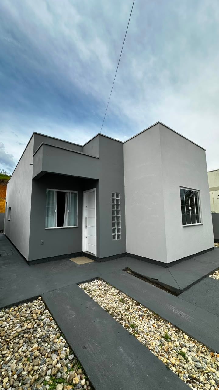 Casa com 3 quartos sendo 1 suíte