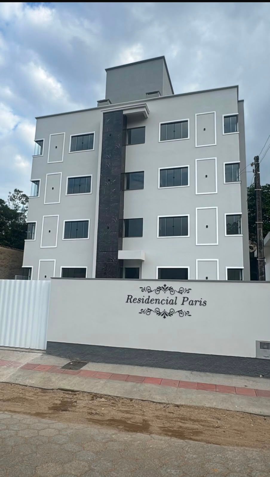 Apartamento com 3 quartos (1 suíte)